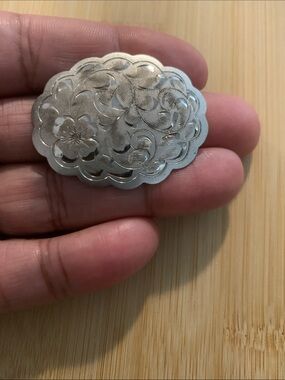 Vintage Sterling Silver Floral Engraved Women’s Brooch - Silver Tone